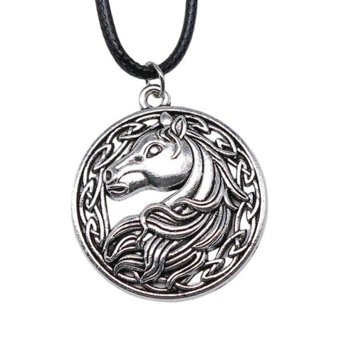Collier pendentif Médaillon cheval mythologie et Celtes