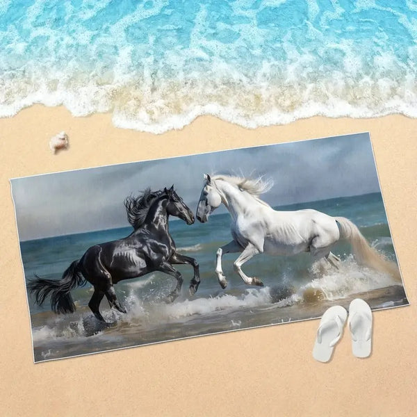 Serviettes de plage bain ou toilette imprimées - Chevaux noir et blanc sur la plage