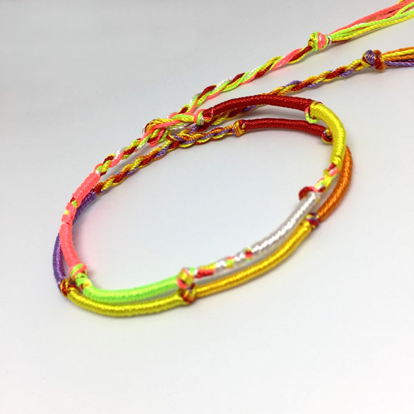 Bracelet en fils cordons tressés, noués Fashion mode Bohême hippie coachella