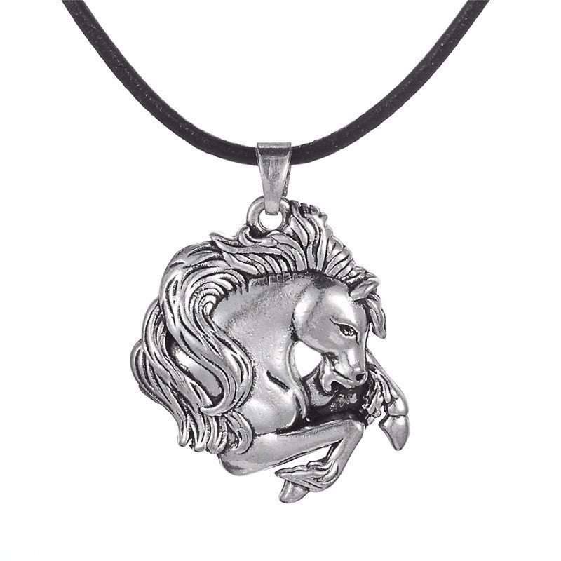Collier cravate élégant femme, design ovale pavé de zircon, en acier i Collier cravate élégant femme, design ovale pavé de zircon, en acier i