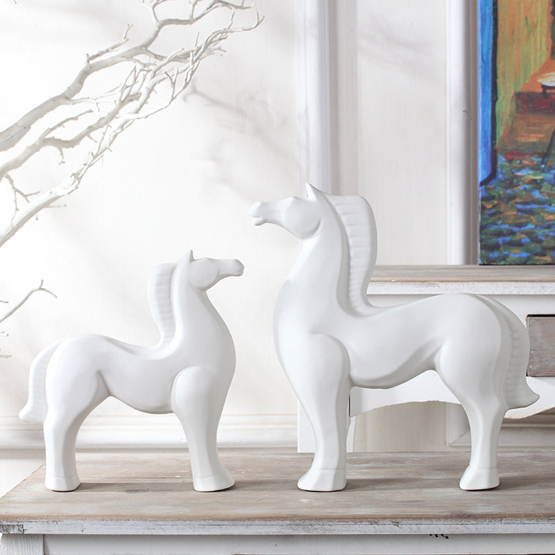 Figurine cheval blanc en porcelaine vintage des années 1960 Figurine cheval blanc en porcelaine vintage des années 1960