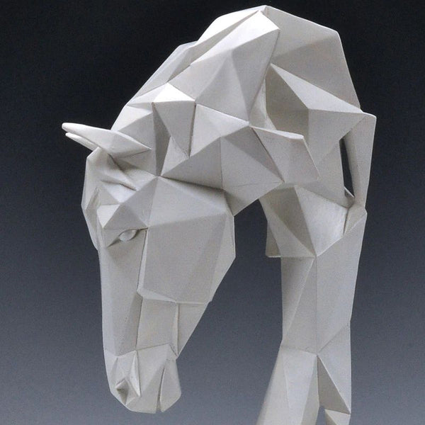 Oeuvre d'art moderne Statuette Tête de cheval en résine effet céramique