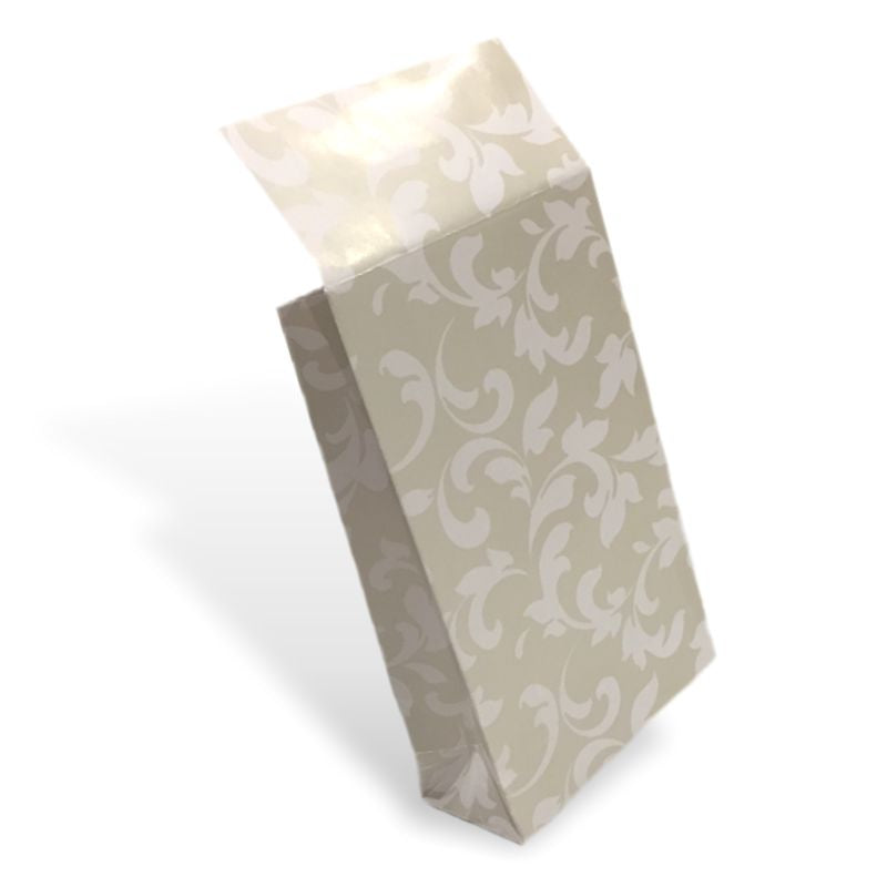 Petites pochettes cadeaux papier glacé blanc, petit sachet papier.