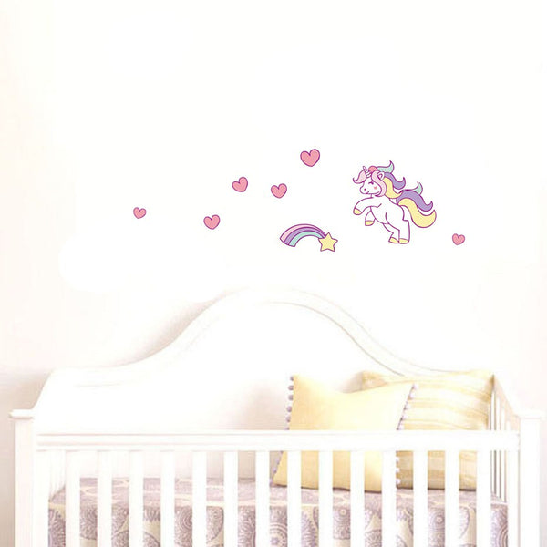 Sticker mural pour les tout petits - Cheval licorne arc-en-ciel